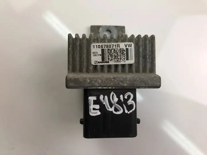 Mercedes-Benz A W176 (2012 - 2018) 110678071R Реле аварийных фонарей — фото 2