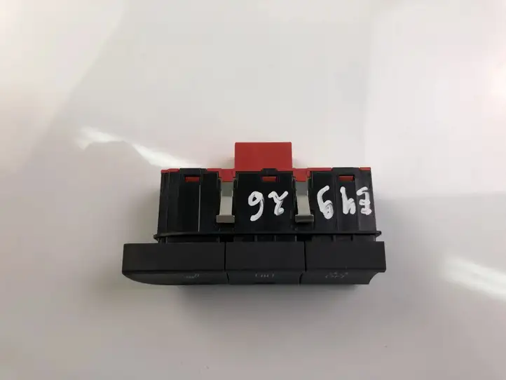 Audi S1 (2014 - 2019) 8X0959673A Другие включатели / ручки/ переключатели — фото 3