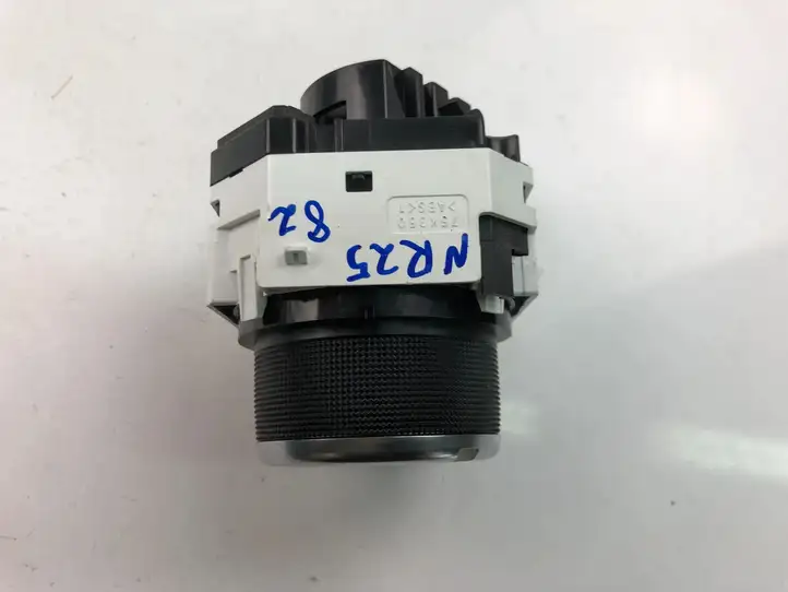 Toyota Yaris (2014 - 2019) 5590375F604 Управление климат контролем — фото 3