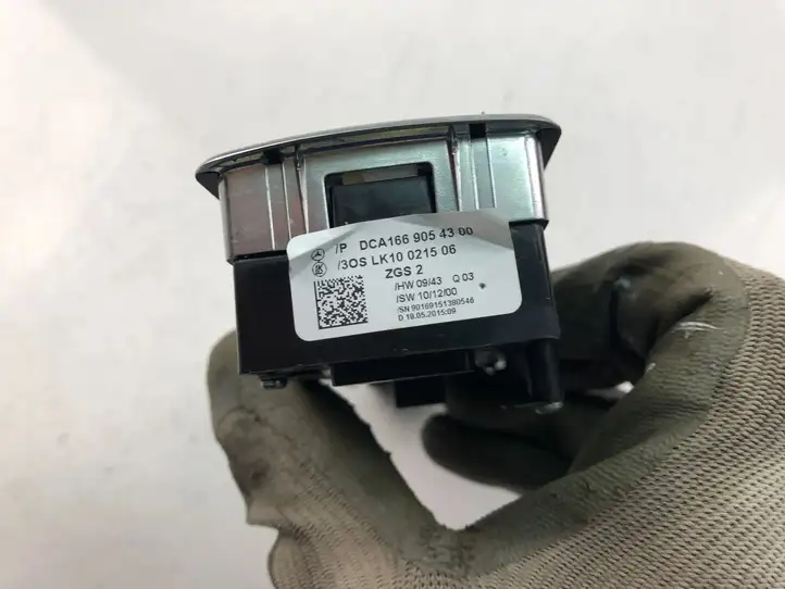 Mercedes-Benz A W176 (2012 - 2018) 1669054300 Блок кнопок стеклоподъемников — фото 4