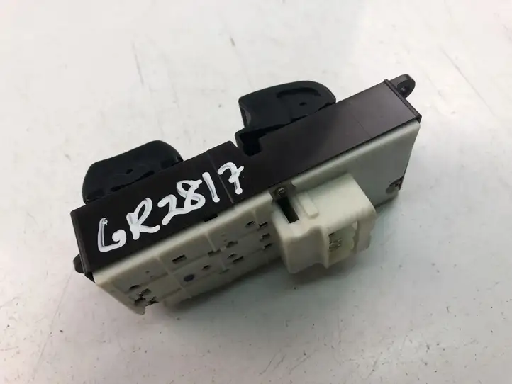 Toyota Yaris (2003 - 2005) 848200D040 Блок кнопок стеклоподъемников — фото 3