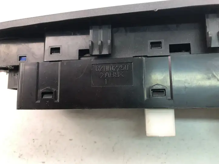 Hyundai Trajet (2004 - 2007) 620W03030 Блок кнопок стеклоподъемников — фото 3