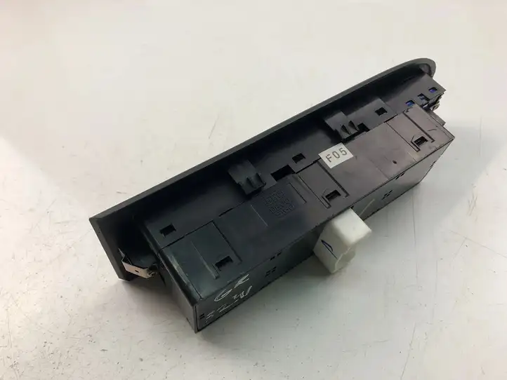 Hyundai Trajet (2004 - 2007) 620W03030 Блок кнопок стеклоподъемников — фото 5