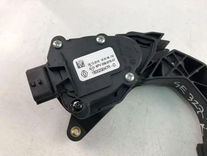 Renault Captur (2013 - 2020) 180029347R Кронштейн педали акселератора — фото 3