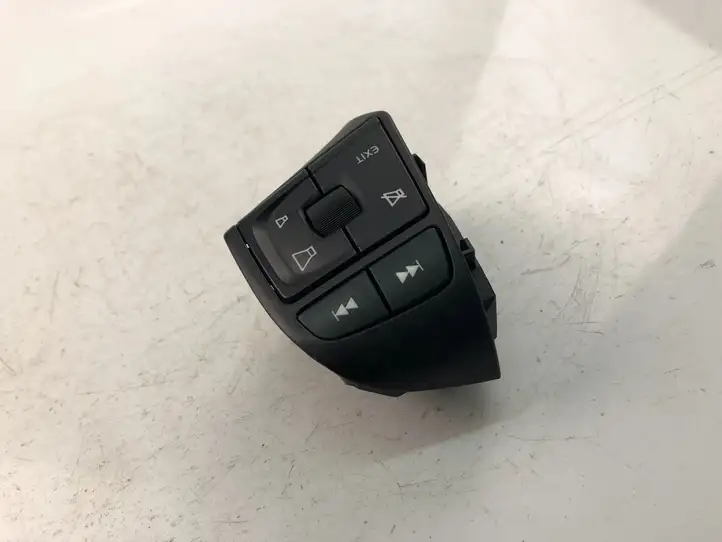 Volvo XC60 (2013 - 2017) 31334462 Кнопки на рулевом колесе — фото 1