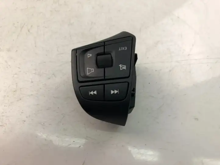 Volvo XC60 (2013 - 2017) 31334462 Кнопки на рулевом колесе — фото 2