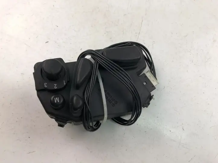 Mercedes-Benz CLK A209,C209 (2002 - 2009) 2098202610 Другие включатели / ручки/ переключатели — фото 3
