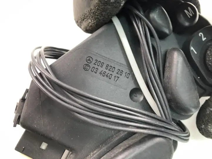 Mercedes-Benz CLK A209,C209 (2002 - 2009) 2098202610 Другие включатели / ручки/ переключатели — фото 4