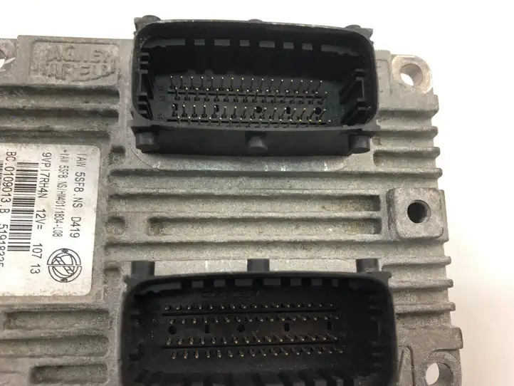Fiat Grande Punto (2005 - 2014) 51918335 Блок управления двигателем (ECU) — фото 4