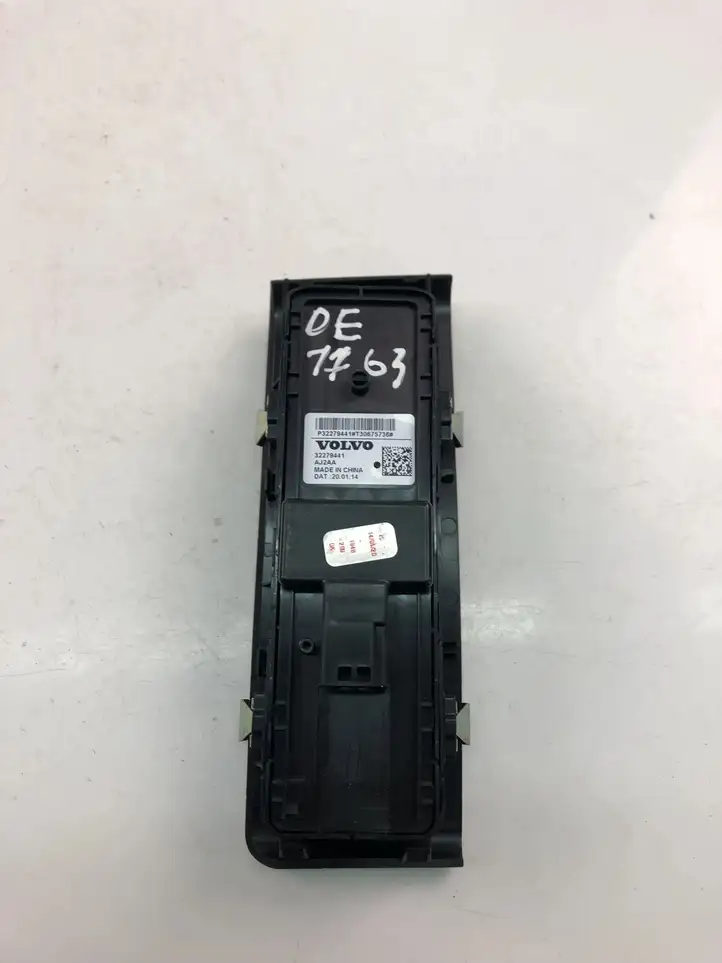 Volvo XC40 (2017 - ) 32279441 Кнопка стеклоподъемников — фото 3