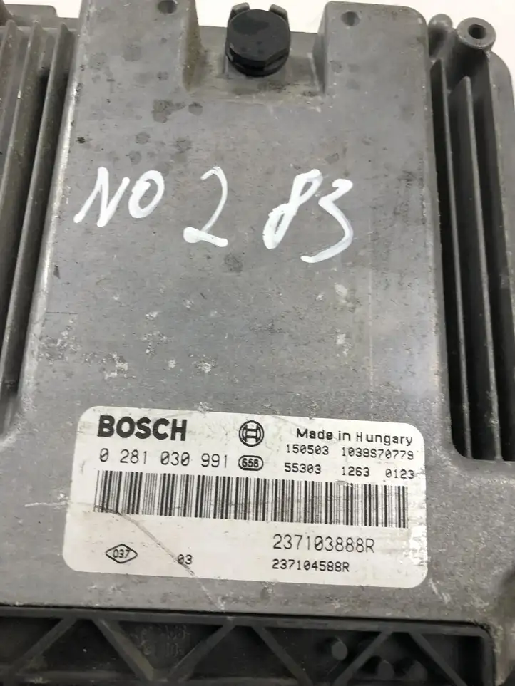 Opel Vivaro (2014 - 2018) 237103888R Блок управления двигателем (ECU) — фото 4
