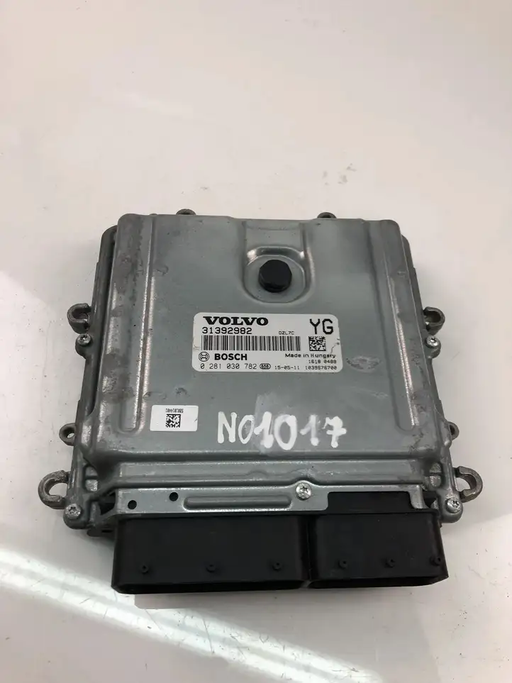 Volvo XC60 (2008 - 2013) 31392982 Блок управления двигателем (ECU) — фото 2