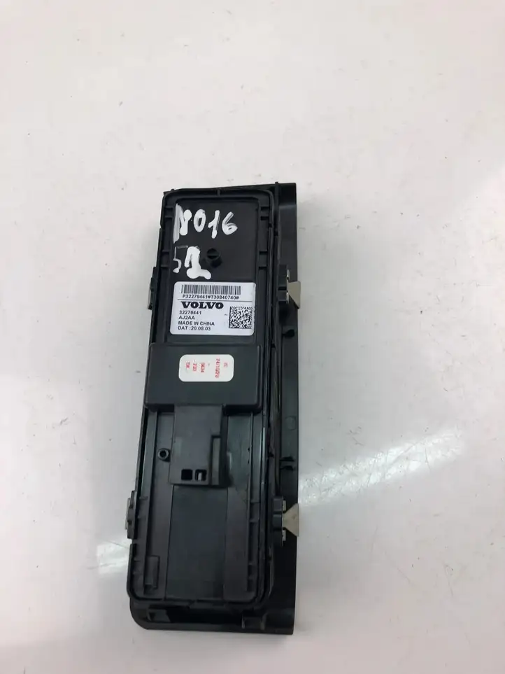 Volvo XC40 (2017 - ) 32279441 Кнопка стеклоподъемников — фото 3