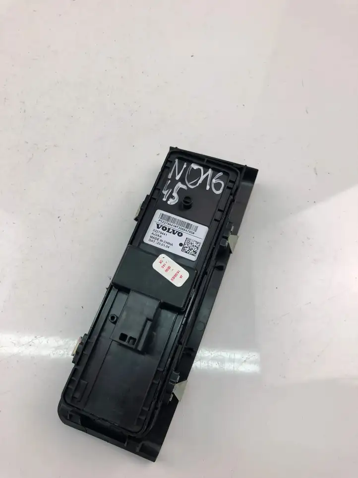 Volvo XC40 (2017 - ) 32279441 Кнопка стеклоподъемников — фото 3