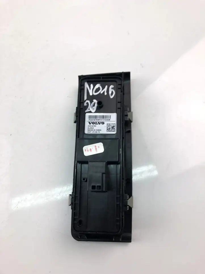 Volvo XC40 (2017 - ) 32319765 Кнопка стеклоподъемников — фото 3