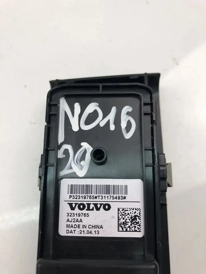Volvo XC40 (2017 - ) 32319765 Кнопка стеклоподъемников — фото 4