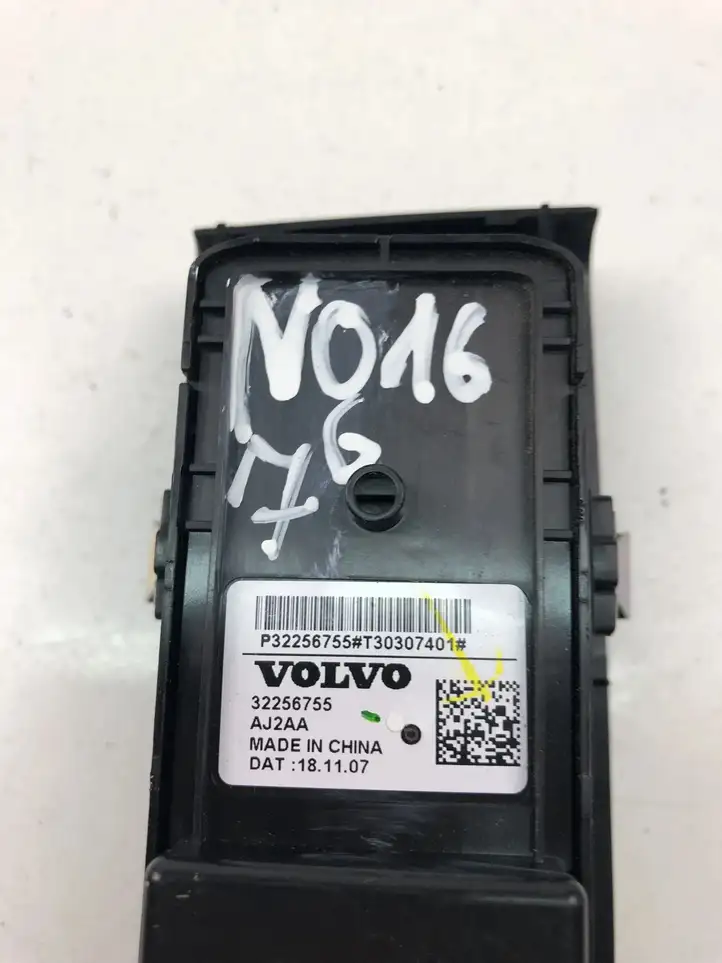 Volvo XC40 (2017 - ) 32256755 Кнопка стеклоподъемников — фото 4