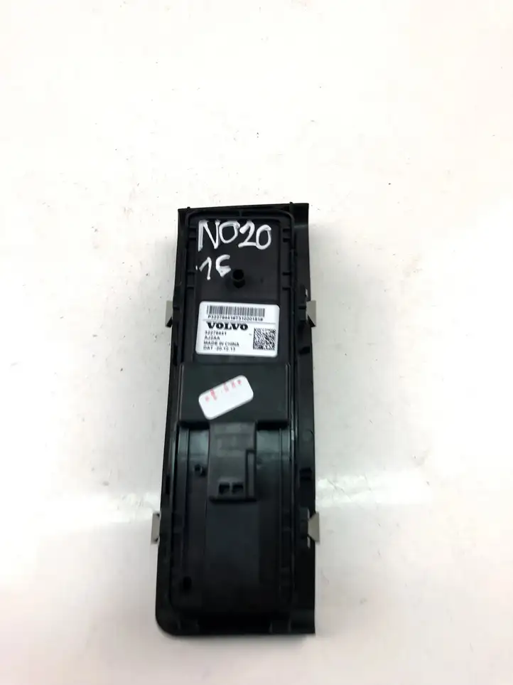 Volvo XC40 (2017 - ) 32279441 Кнопка стеклоподъемников — фото 3