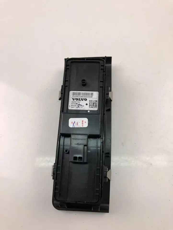 Volvo XC40 (2017 - ) 32256755 Кнопка стеклоподъемников — фото 3