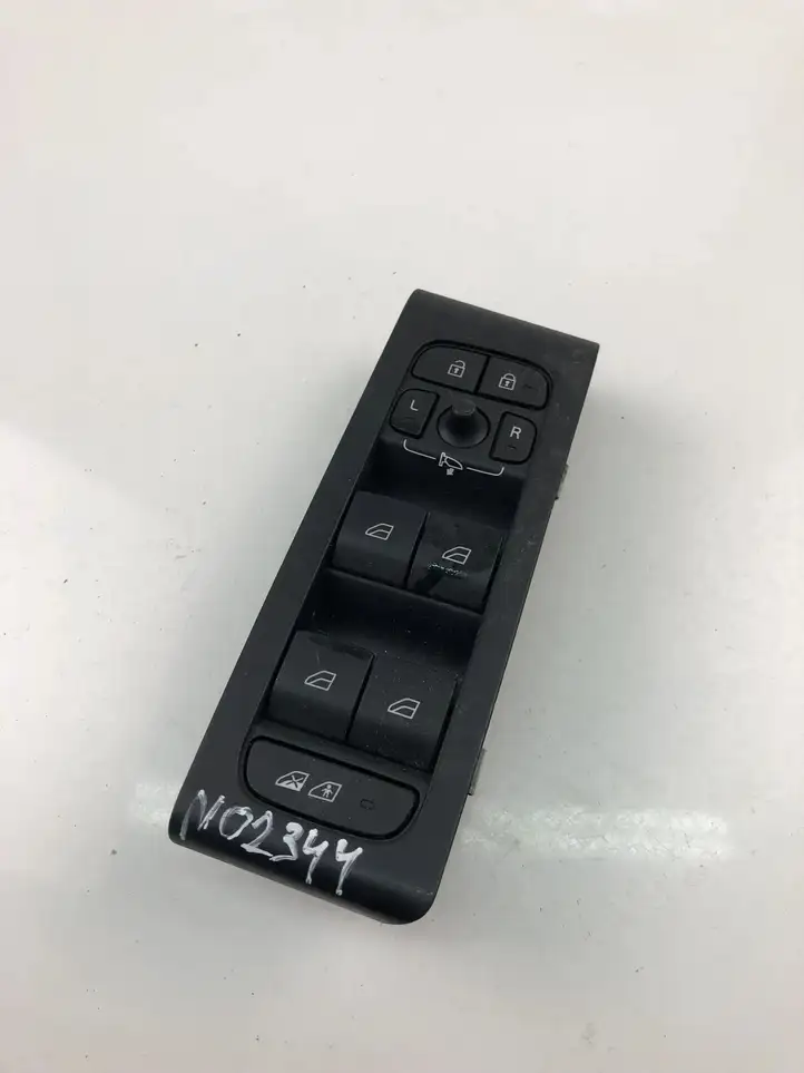 Volvo XC40 (2017 - ) 32279441 Кнопка стеклоподъемников — фото 1