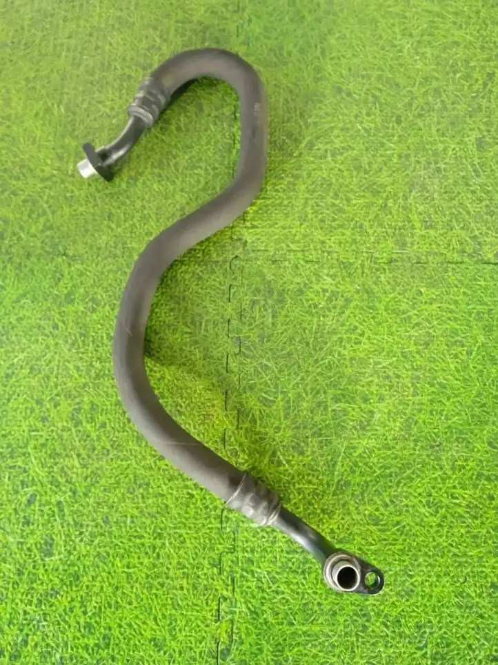BMW M5 E60/E61 (2004 - 2010) 2282911 Масляная трубка охлаждения — фото 1