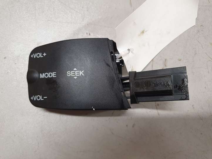 Ford Focus (2005 - 2008)  758710 Включатель регулировки звука