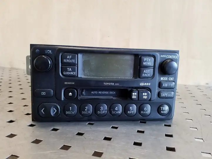 Toyota RAV 4 (XA20) (2000 - 2005) 8612042050 Магнитола / мультимедийная система — фото 1