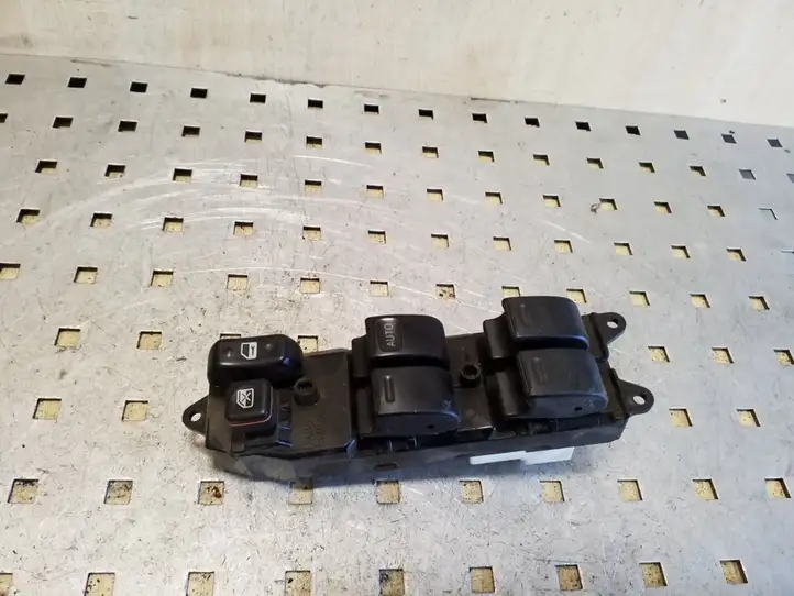 Toyota RAV 4 (XA20) (2000 - 2005) 8482042080 Блок кнопок стеклоподъемников — фото 1