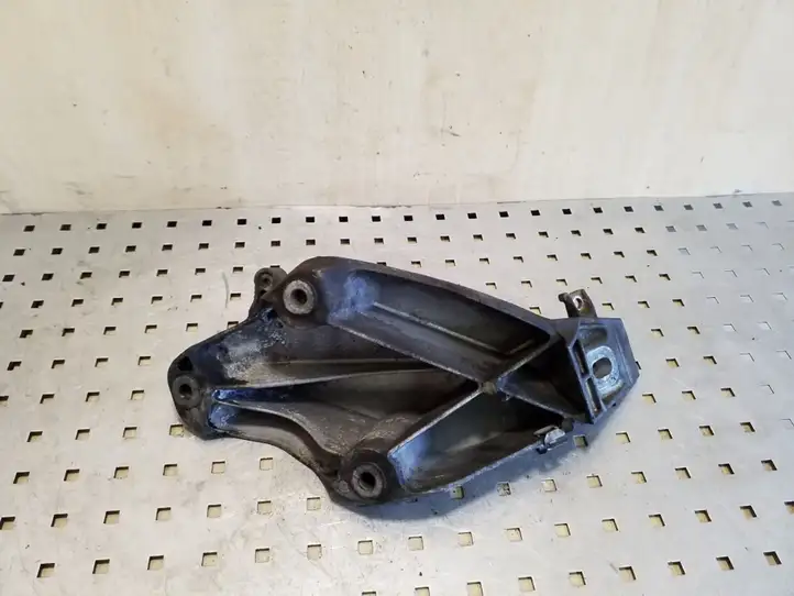 BMW X5 E70 (2006 - 2013) 2211677267902 Кронштейн двигателя — фото 2