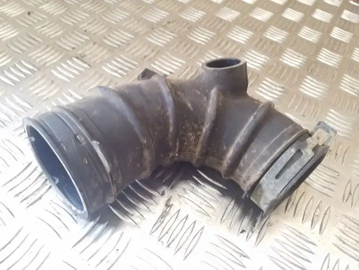 Toyota RAV 4 (XA20) (2000 - 2005) 1788128040 Трубка подачи воздуха — фото 1