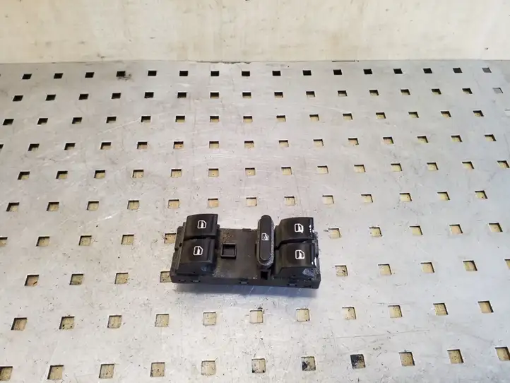 Skoda Superb B6 (3T) (2008 - 2015) 1Z0959858B Блок кнопок стеклоподъемников — фото 1