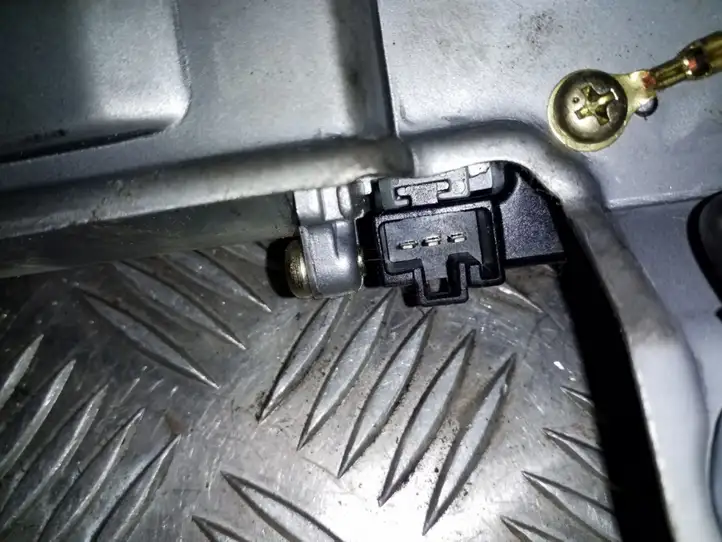 Toyota RAV 4 (XA20) (2000 - 2005) 8513042040 Двигатель стеклоочистителя заднего стекла — фото 2