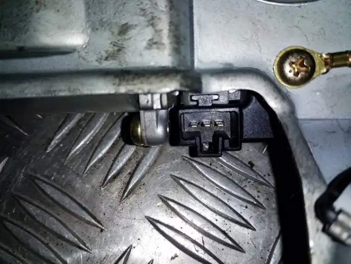 Toyota RAV 4 (XA20) (2000 - 2005) 8513042040 Двигатель стеклоочистителя заднего стекла — фото 2