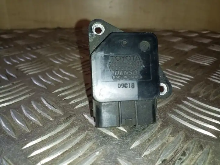 Toyota RAV 4 (XA20) (2000 - 2005) 2220422010 Датчик массового расхода воздуха — фото 2