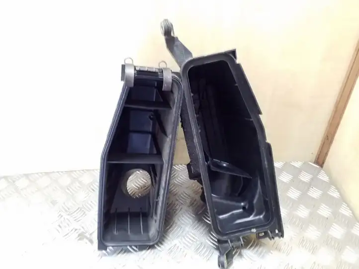 Toyota RAV 4 (XA20) (2000 - 2005) 1001405480 Корпус воздушного фильтра — фото 2