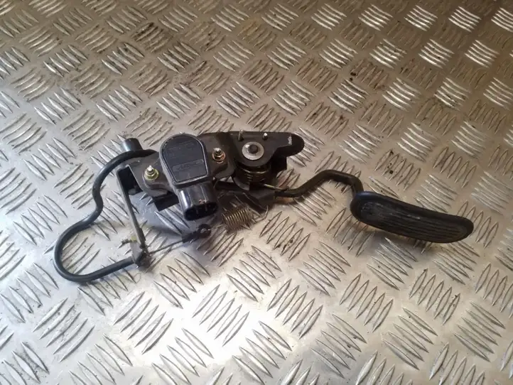 Toyota RAV 4 (XA20) (2000 - 2005) 8928120040 Педаль акселератора — фото 6