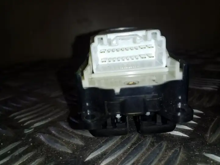 Toyota Avensis Verso (2004 - 2009) 8404044030 Блок кнопок стеклоподъемников — фото 4