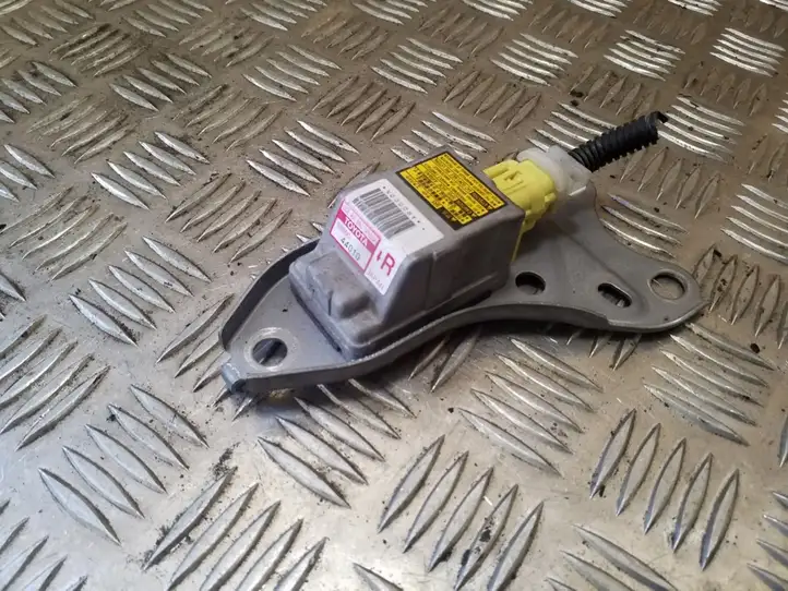 Toyota Avensis Verso (2001 - 2004) 8986044010 Датчик удара SRS — фото 1