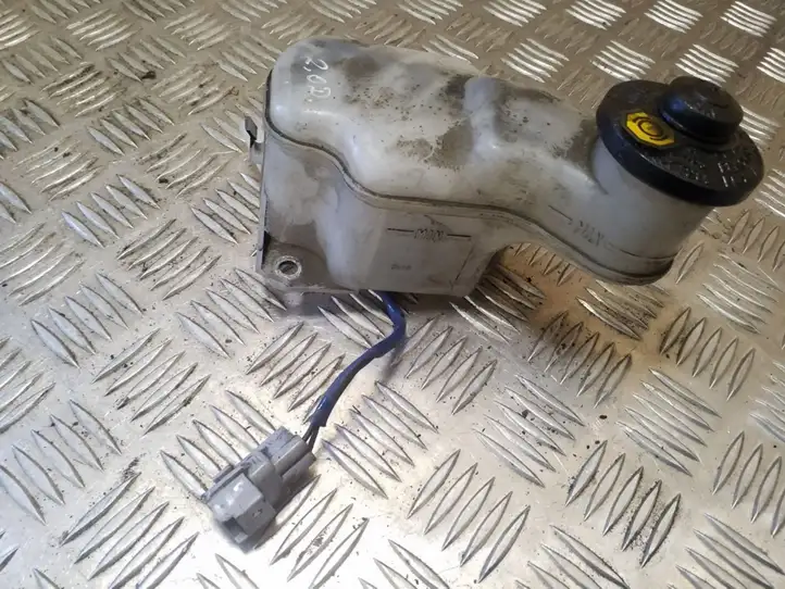 Toyota Avensis Verso (2001 - 2004) 13231140260 Бачок тормозной жидкости — фото 4