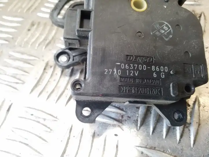 Toyota Avensis Verso (2001 - 2004) 0637008600 Двигатель задвижки потока воздуха — фото 2