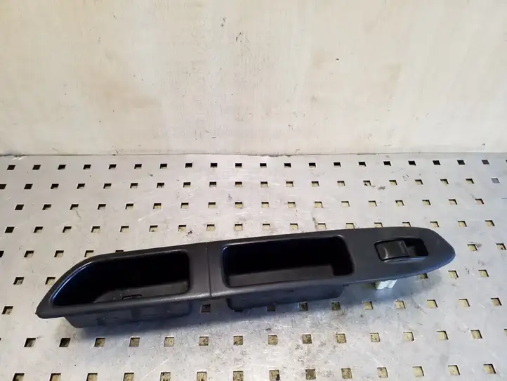 Subaru Forester SG (2003 - 2005) Кнопка стеклоподъемников — фото 1