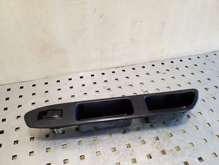 Subaru Forester SG (2003 - 2005) Кнопка стеклоподъемников — фото 2
