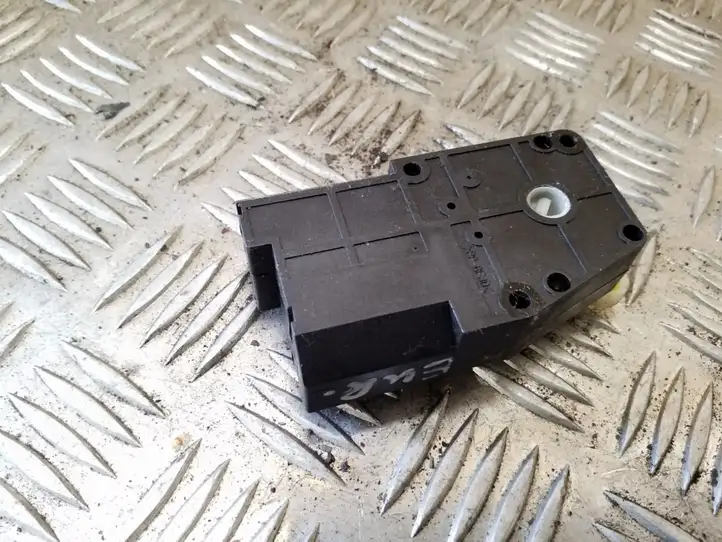 Subaru Forester SG (2003 - 2005) 5027522360 Двигатель задвижки потока воздуха — фото 2