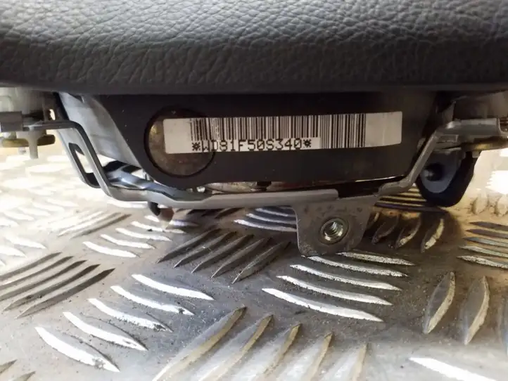 Subaru Forester SG (2003 - 2005) Подушка безопасности руля — фото 4