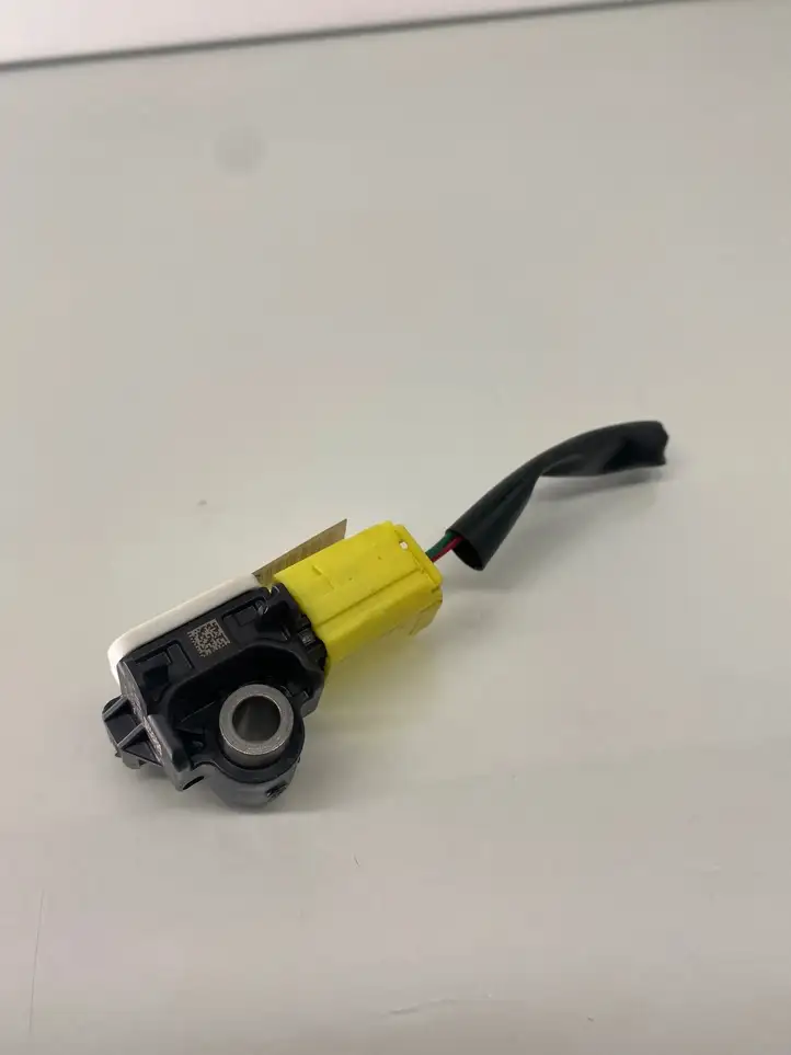 Nissan Leaf I (ZE0) (2010 - 2017) 988301EA0A Датчик удара SRS — фото 1