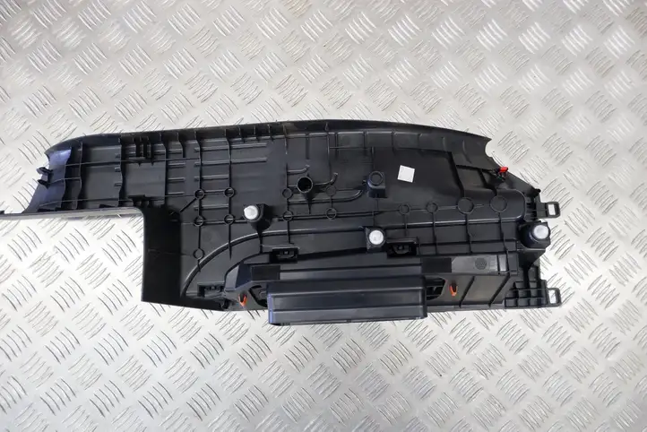 Toyota Highlander XU70 (2019 - ) 679180E100 Внутренняя отделка заднего порога — фото 5