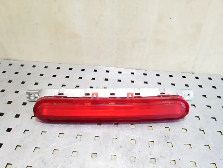 Toyota Corolla Verso AR10 (2004 - 2009) 815700F011 Дополнительный стоп фонарь — фото 1