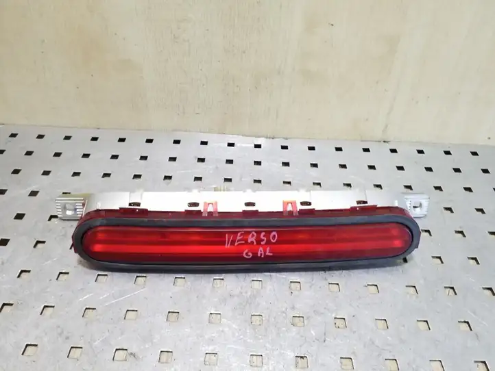 Toyota Corolla Verso AR10 (2004 - 2009) 815700F011 Дополнительный стоп фонарь — фото 1