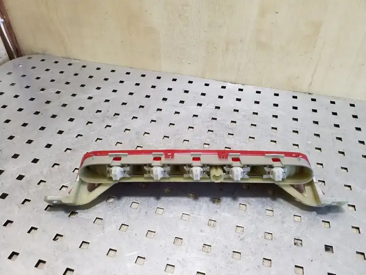 Toyota Corolla Verso AR10 (2004 - 2009) 815700F011 Дополнительный стоп фонарь — фото 3