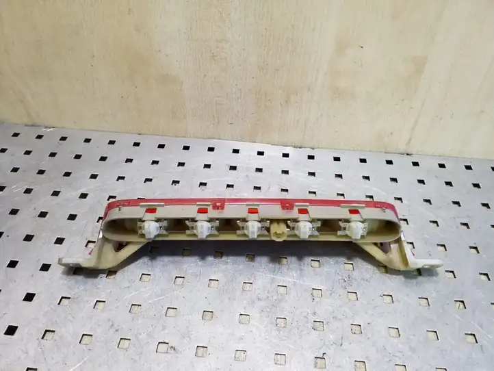 Toyota Corolla Verso AR10 (2004 - 2009) 815700F011 Дополнительный стоп фонарь — фото 3